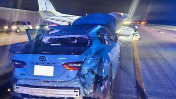 La avioneta causó serios daños en el auto que circulaba en Florida La avioneta causó serios daños en el auto que circulaba en Florida