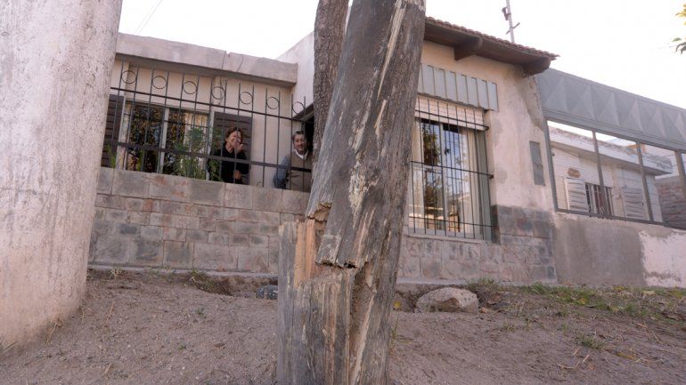 Eugenio Varas y Josefina Cortés hicieron el reclamo ante Cablevisión SA.