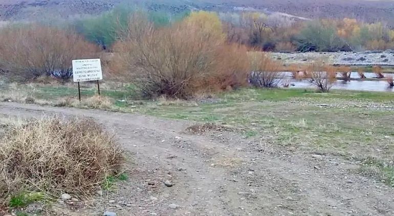 El camino a la vera del Río Mayo, en Chubut, fue cerrado por el Ejército. El camino a la vera del Río Mayo, en Chubut, fue cerrado por el Ejército.