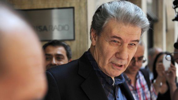 Víctor Hugo Morales, ayer, al salir de la sede de Radio Continental.