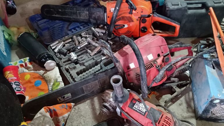 Allanamientos y cinco demorados por un ataque armado en Senillosa