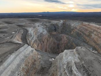 La mina a cielo abierto Manantial Espejo anunció formalmente su plan de cierre social el último miércoles junto a la Secretaría de Minería de Santa Cruz. 