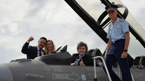 Javier Milei en la presentación de los nuevos F-16 en Córdoba