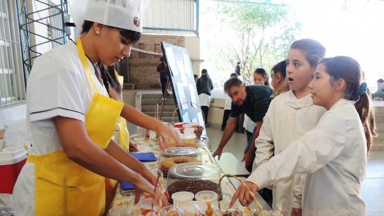 Barritas de cereales y galletitas de avena reemplazan a los chocolates.
