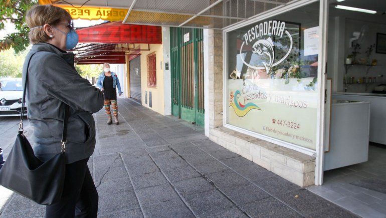 Las pescaderías intentan sobrevivir por Semana Santa