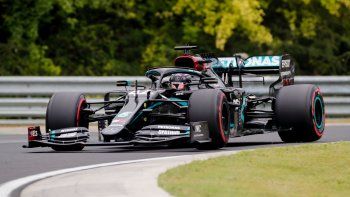 Lewis Hamilton agranda su figura en la Fórmula 1 y escapa como el piloto con más pole position en la máxima categoría del automovilismo. Lewis Hamilton agranda su figura en la Fórmula 1 y escapa como el piloto con más pole position en la máxima categoría del automovilismo.