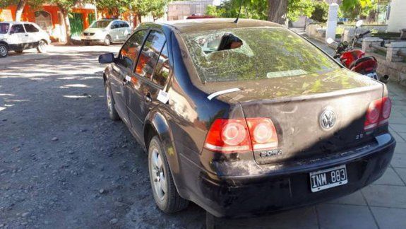 Guerra narco: balearon tres casas con una ametralladora