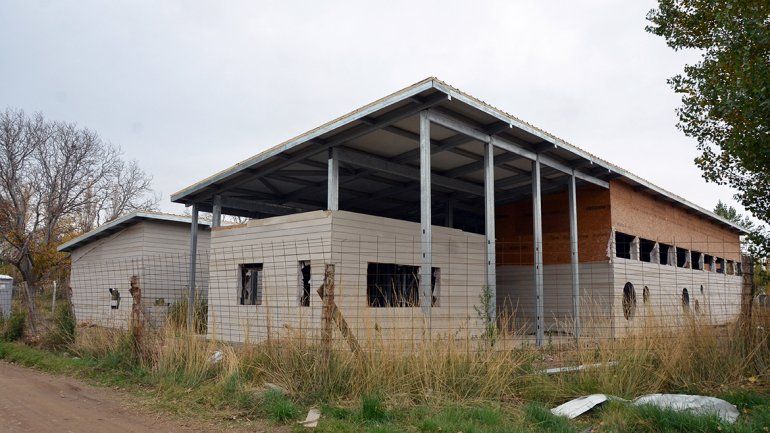 Por falta de aulas, un jardín da clases en dos escuelas