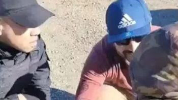 Luis, León y un policía de Caleta Olivia, tras la dramática situación. Luis, León y un policía de Caleta Olivia, tras la dramática situación.