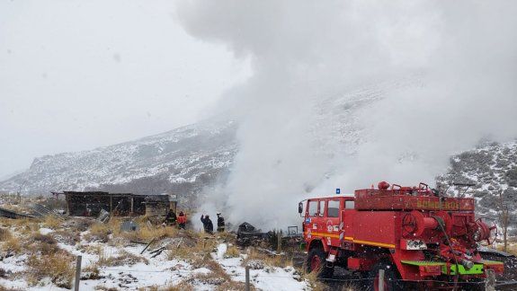 Se fue al médico y un incendio le destruyó la casa en Atruco Arriba