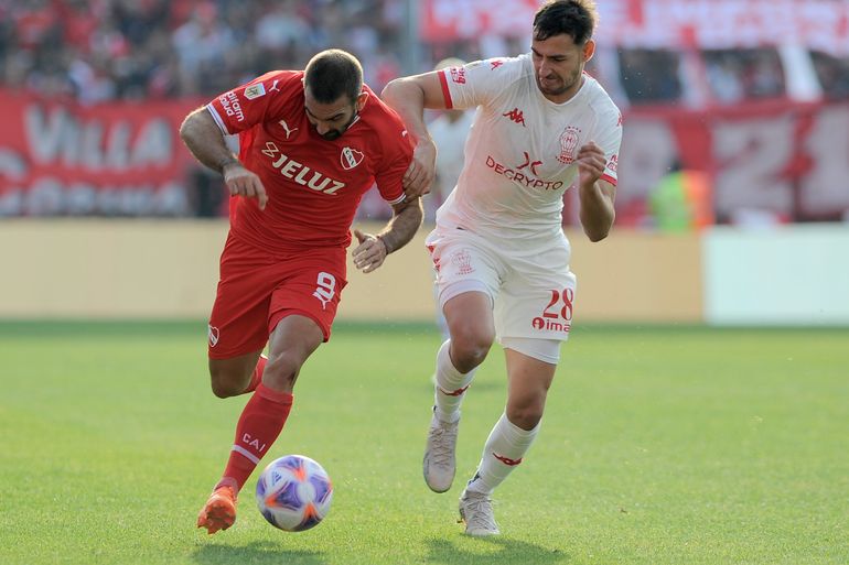 Cauteruccio, goleador rojo, la volvió a meter. Cauteruccio, goleador rojo, la volvió a meter.