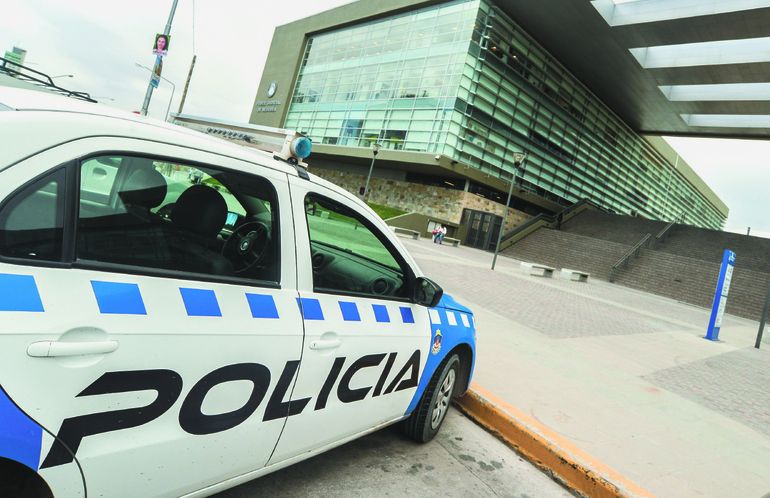 El violador de la adolescente ya fue declarado culpable y, en una próxima audiencia, se definirá la pena de prisión. El violador de la adolescente ya fue declarado culpable y, en una próxima audiencia, se definirá la pena de prisión.