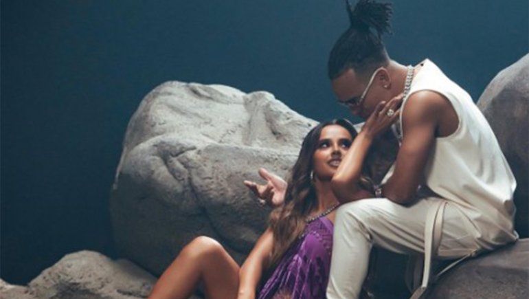 Becky G y Arcágel cantan juntos No Drama | Foto: @iambeckyg (Vía Instagram)