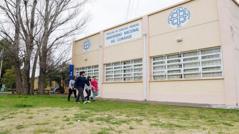 Más de 600 alumnos ingresarán a la carrera de Medicina este año