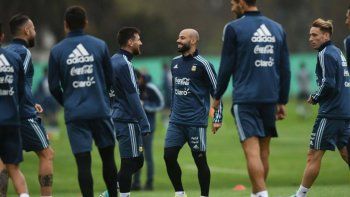 cinco jugadores argentinos deberan cuidarse de las amonestaciones cinco jugadores argentinos deberan cuidarse de las amonestaciones