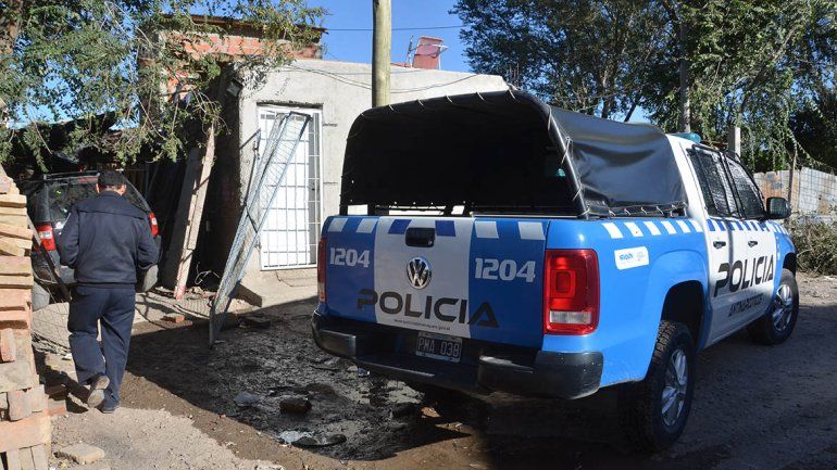 Cayó uno de Los Chavos con un arma y marihuana