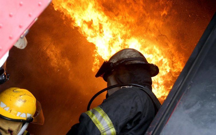Un cipoleño sufrió quemaduras en la mitad del cuerpo en un voraz incendio y está grave 