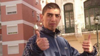 lo matan por ser de boca y ofrecen recompensa por el homicida lo matan por ser de boca y ofrecen recompensa por el homicida