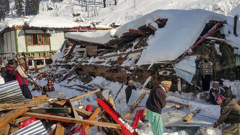 Atroz avalancha de nieve deja 50 muertos en Pakistán