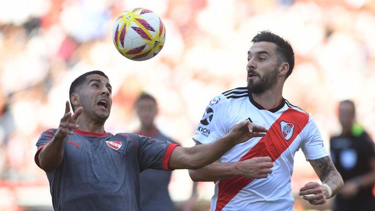River goleó a Independiente y se quedó con un clásico caliente