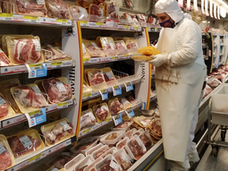 Los precios de la carne siguen ajustándose en la góndola ante la falta de consumo. Los precios de la carne siguen ajustándose en la góndola ante la falta de consumo.