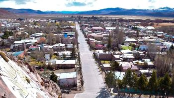 Todo Gobernador Costa, en Chubut, se quedó sin luz por un accidente de tránsito. Todo Gobernador Costa, en Chubut, se quedó sin luz por un accidente de tránsito.