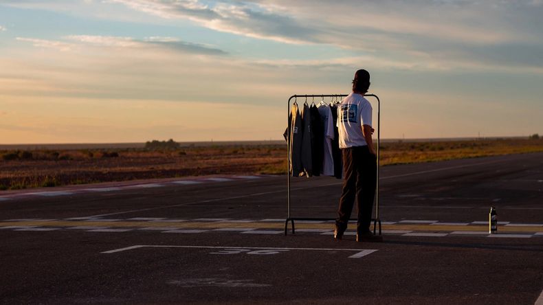 Conoce la marca de ropa neuquina inspirada en el automovilismo | LM Neuquen Conoce la marca de ropa neuquina inspirada en el automovilismo