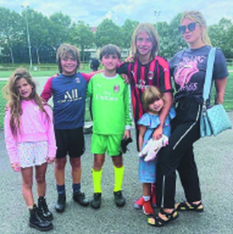 En el Día de la Madre, Wanda se mostró junto a sus hijos y se autofelicitó en las redes. Luego Icardi compartió una postal junto a ella.