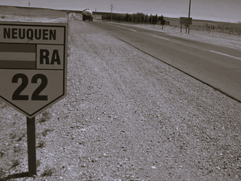 La Ruta 22 en la década del 30: el inicio de una conexión vital para el desarrollo patagónico.