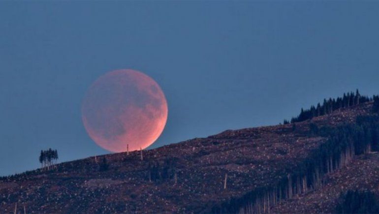 Cuándo y cómo se puede ver el eclipse lunar 2021
