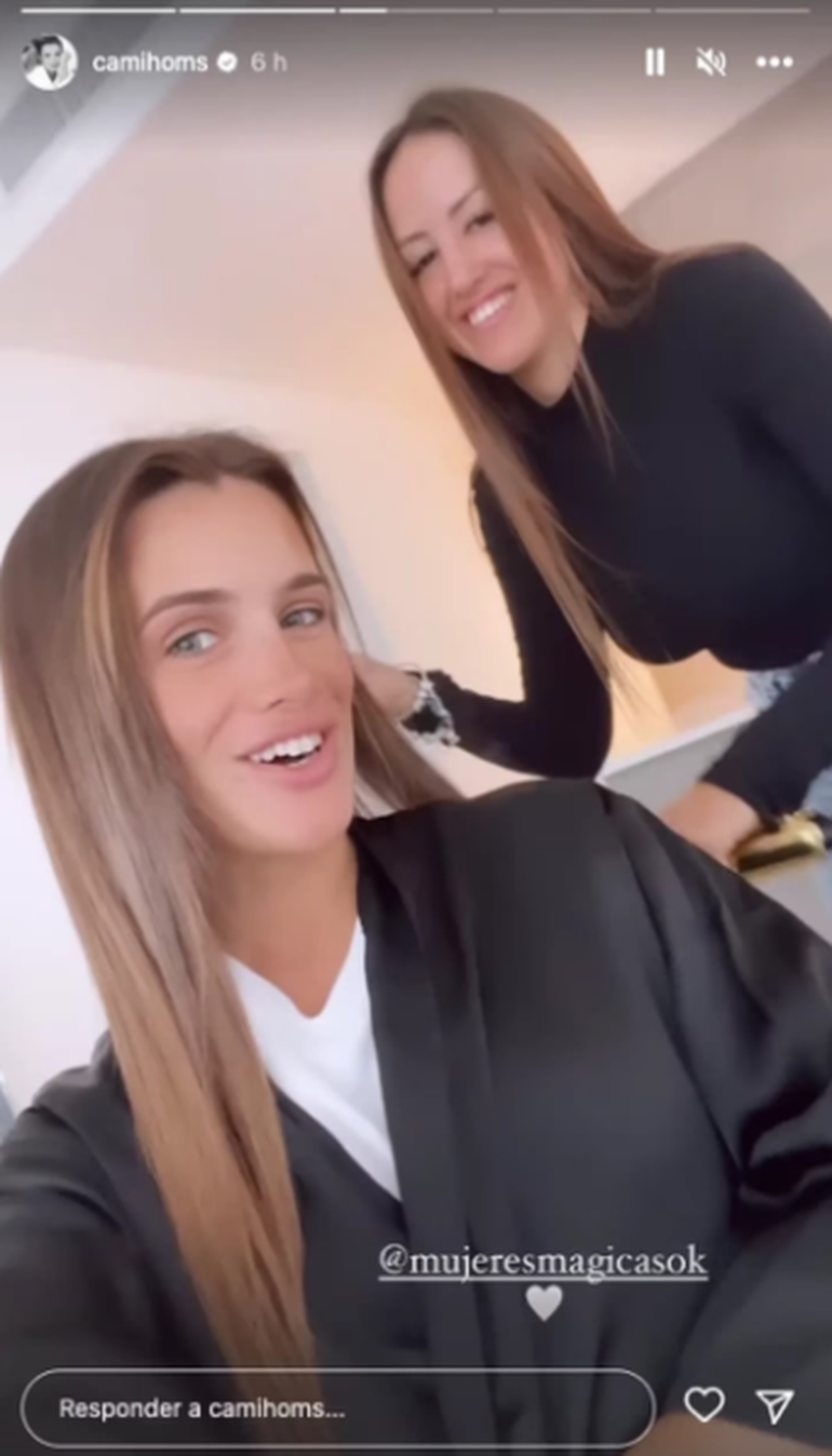 La ex de Rodrigo de Paul en pleno tratamiento capilar. La ex de Rodrigo de Paul en pleno tratamiento capilar.