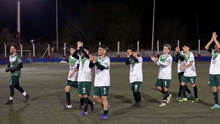 Unión Vecinal goleó a Pacífico en el Súper 6 de Lifune y se ilusiona