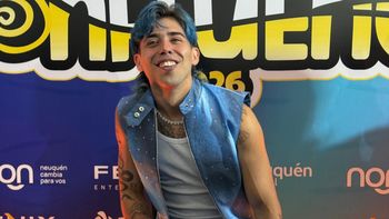 Luck Ra habló con la prensa antes de subirse al escenario mayor de la Fiesta de la Confluencia. Luck Ra habló con la prensa antes de subirse al escenario mayor de la Fiesta de la Confluencia.