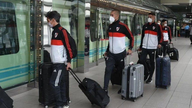 Lío en puerta: River debería aislarse al volver y no llegaría a la Copa