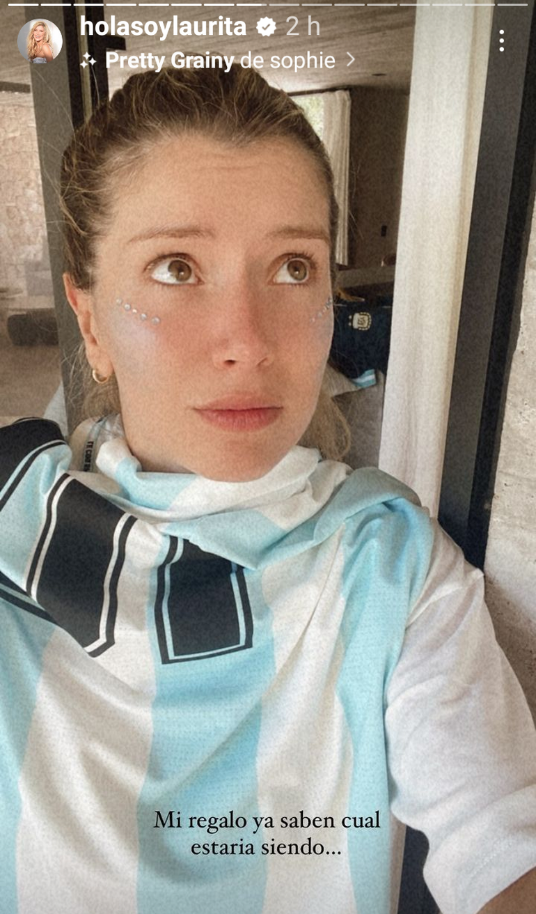 La Scaloneta le cumplió el deseo de cumpleaños a Laurita.