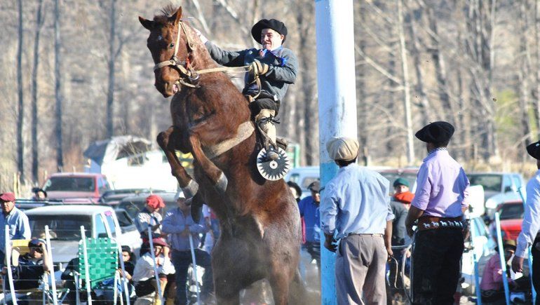 Bajada del Agrio vivió a pleno su fiesta campera