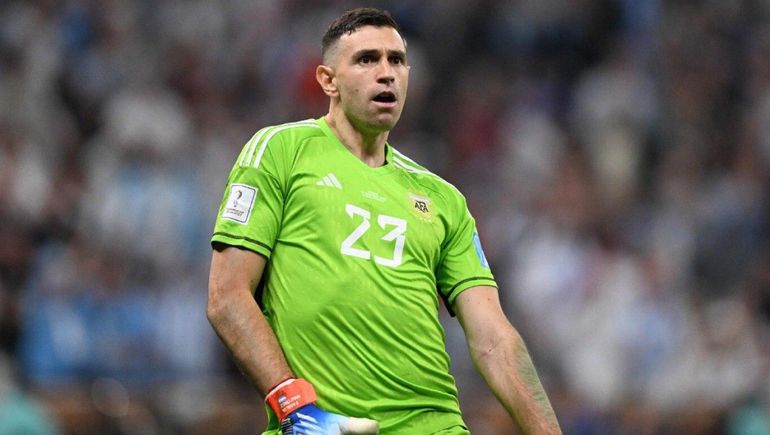 La nueva locura de Dibu Martínez: compró un perro valuado en 23 mil euros