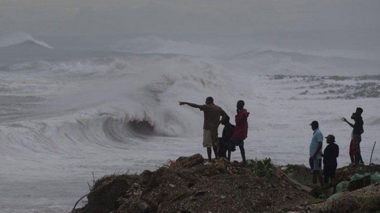 El huracán Matthew ya dejó siete muertos y avanza hacia Cuba