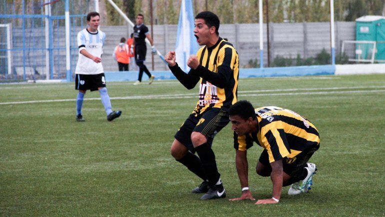 En semis se impuso a La Amistad con un contundente 3-1 en la vuelta.