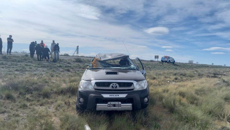 Neuquinos volcaron cerca de Puerto Madryn y fueron hospitalizados