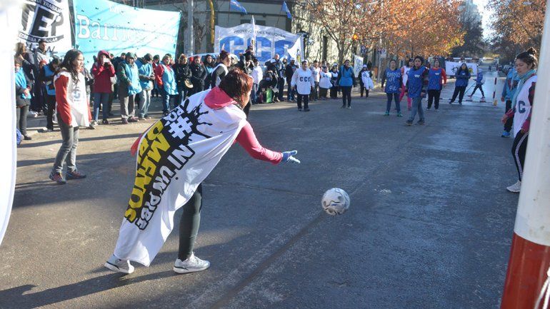 Hicieron un picadito en el centro para meterle un gol a las drogas