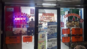 video: vecinos casi lo linchan por salame en la mengelle video: vecinos casi lo linchan por salame en la mengelle