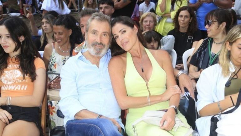 Daniel Vila y Pamela David en el desfile de su hija Lola. Daniel Vila y Pamela David en el desfile de su hija Lola.