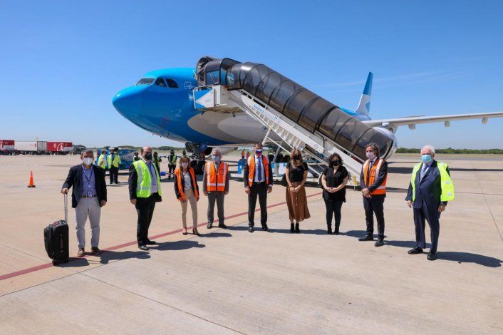 Cafiero recibió el jueves las primeras 300 mil dos de la vacuna rusa Sputnik V.