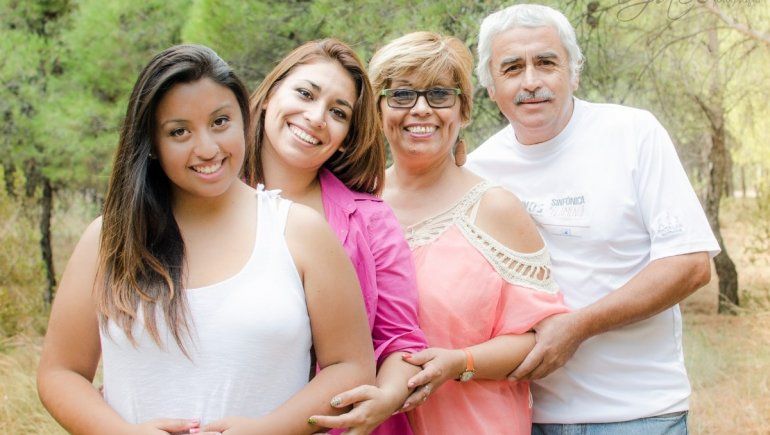 Quedó varada en Chile por el coronavirus y pide ayuda para reunirse con su familia.