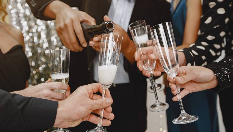 El color que promete convertirse en tendencia en Año Nuevo es el blanco perlado, un tono que aporta elegancia y versatilidad. El color que promete convertirse en tendencia en Año Nuevo es el blanco perlado, un tono que aporta elegancia y versatilidad.