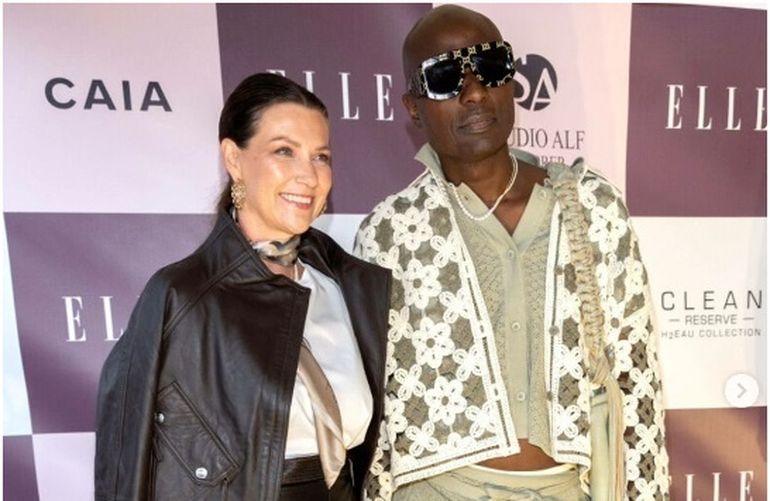 La pareja asiste a numerosas fiestas de la élite europea. La pareja asiste a numerosas fiestas de la élite europea.