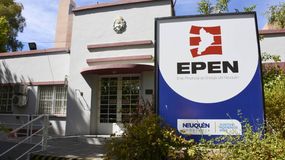 Inédito despido en el EPEN por incumplir las normas de seguridad: dormía sobre carreteles de cables | LM Neuquen Inédito despido en el EPEN por incumplir las normas de seguridad: dormía sobre carreteles de cables