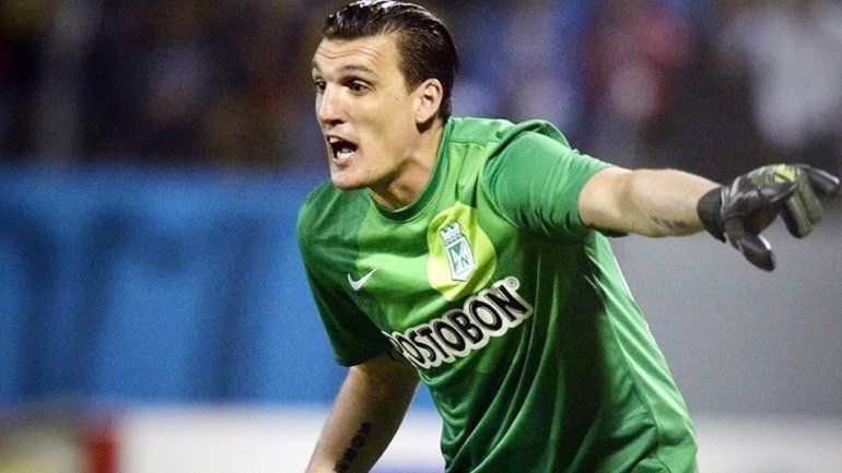 River se desvela por Armani