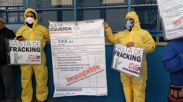 El MST presentó a sus candidatos en las puertas de YPF